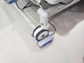 一個(gè)小小傳感器便能檢知身體情況,用科技關(guān)注 一老一小 ,溫情滿滿